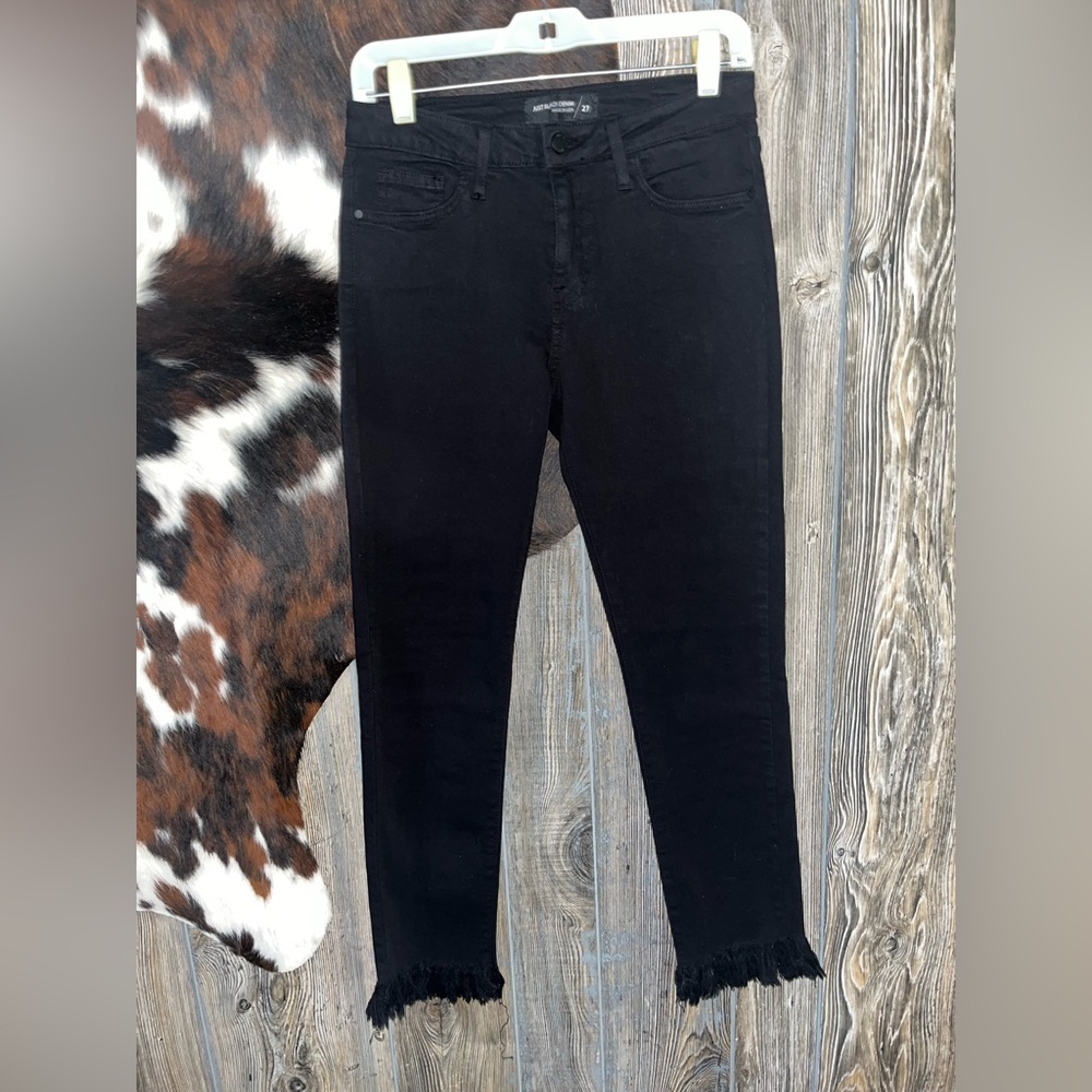 NWOT Just Black Denim size 27 frayed hem black skinny jeans
